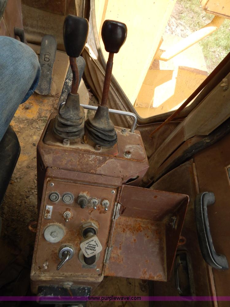 image for item G3205 1988 Kobelco LK900 wheel loader