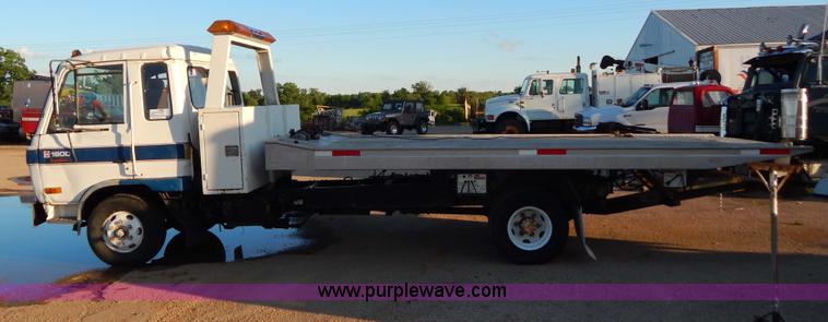 image for item G3218 1990 UD Nissan UD1800 rollback truck