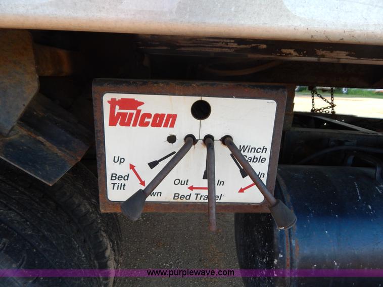 image for item G3218 1990 UD Nissan UD1800 rollback truck