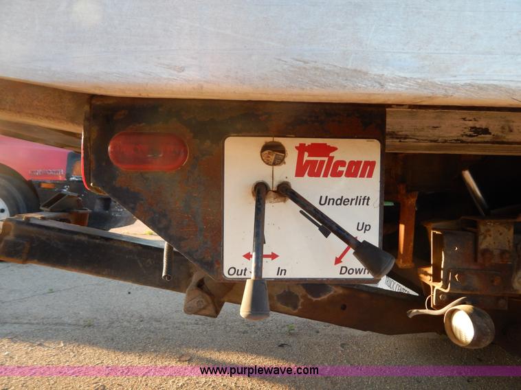 image for item G3218 1990 UD Nissan UD1800 rollback truck