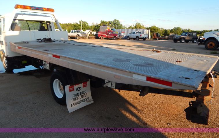 image for item G3218 1990 UD Nissan UD1800 rollback truck