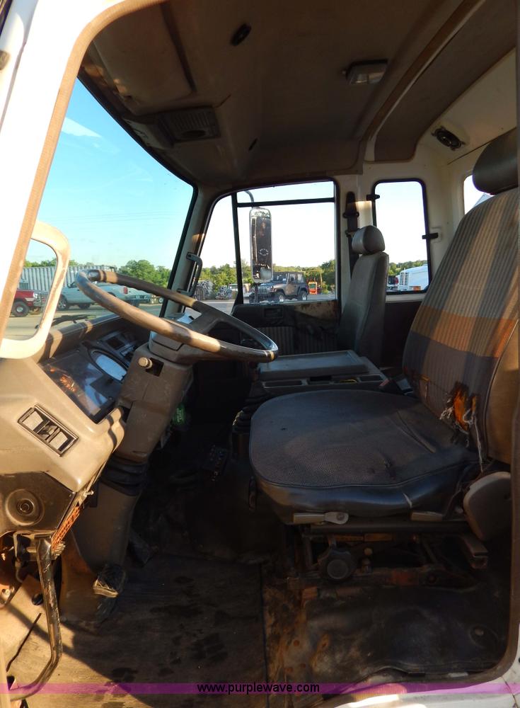 image for item G3218 1990 UD Nissan UD1800 rollback truck