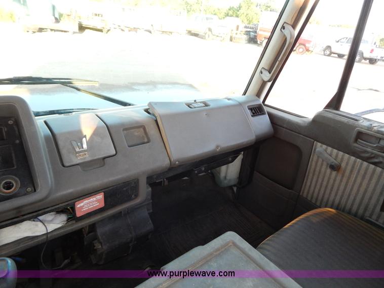 image for item G3218 1990 UD Nissan UD1800 rollback truck