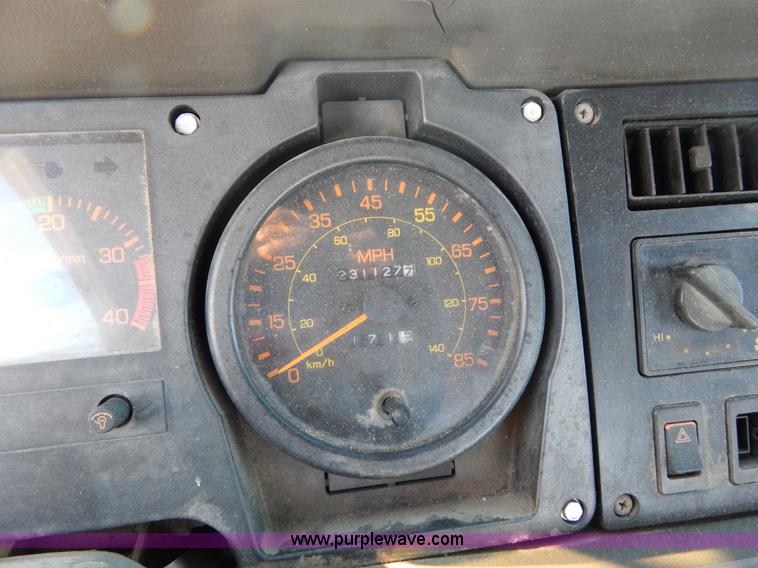 image for item G3218 1990 UD Nissan UD1800 rollback truck