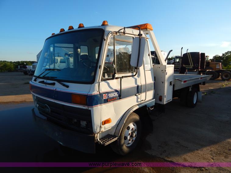 image for item G3218 1990 UD Nissan UD1800 rollback truck