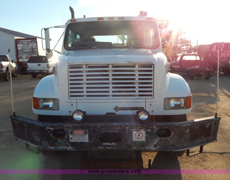 image for item G3221 1999 International 4900 Crew Cab railroad service truck