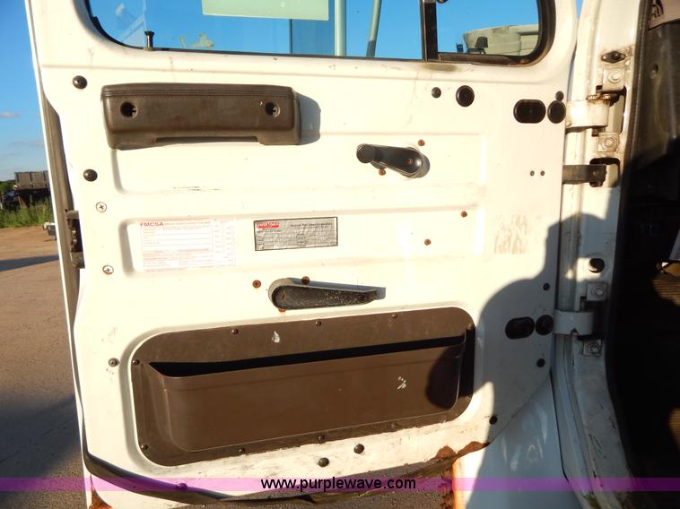 image for item G3221 1999 International 4900 Crew Cab railroad service truck