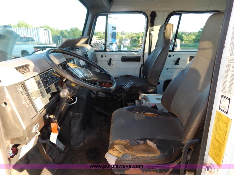 image for item G3221 1999 International 4900 Crew Cab railroad service truck