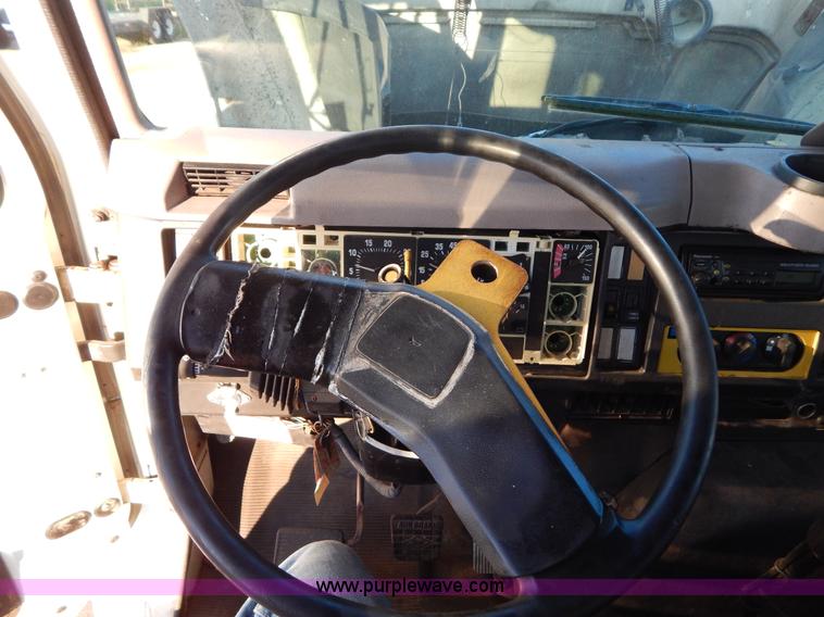 image for item G3221 1999 International 4900 Crew Cab railroad service truck