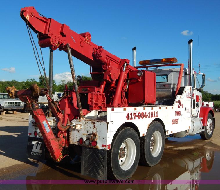 image for item G3222 1986 International F9370 wrecker truck