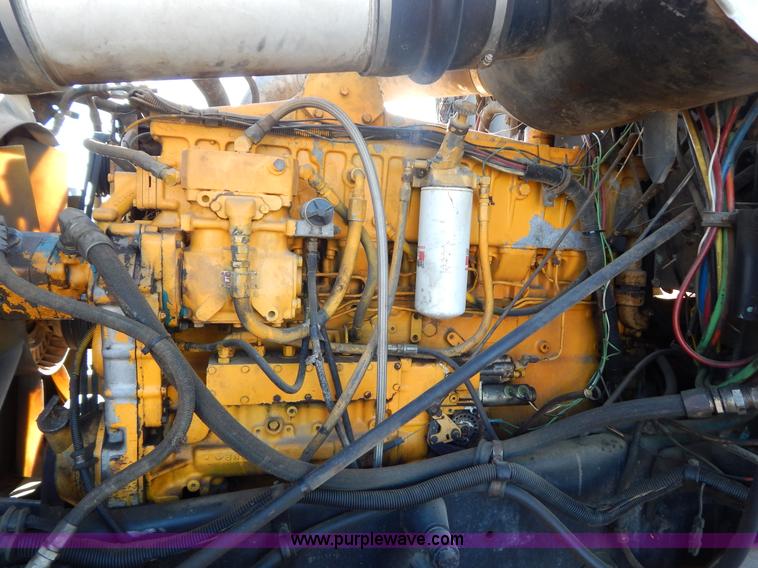 image for item G3222 1986 International F9370 wrecker truck