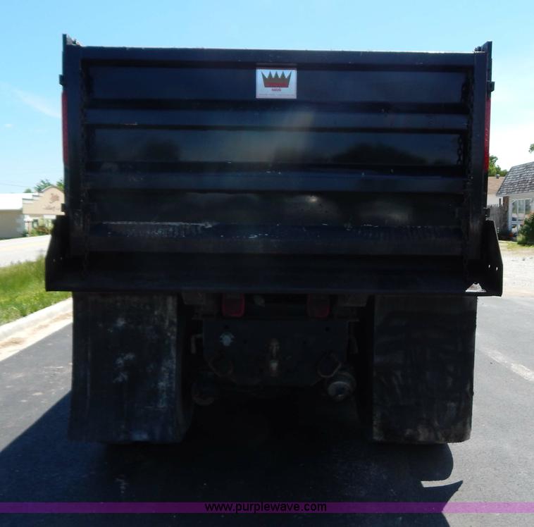 image for item G3225 2004 International 7400 dump truck