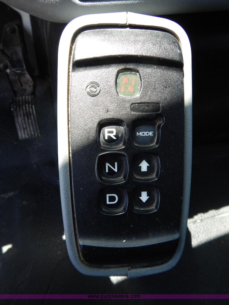 image for item G3225 2004 International 7400 dump truck