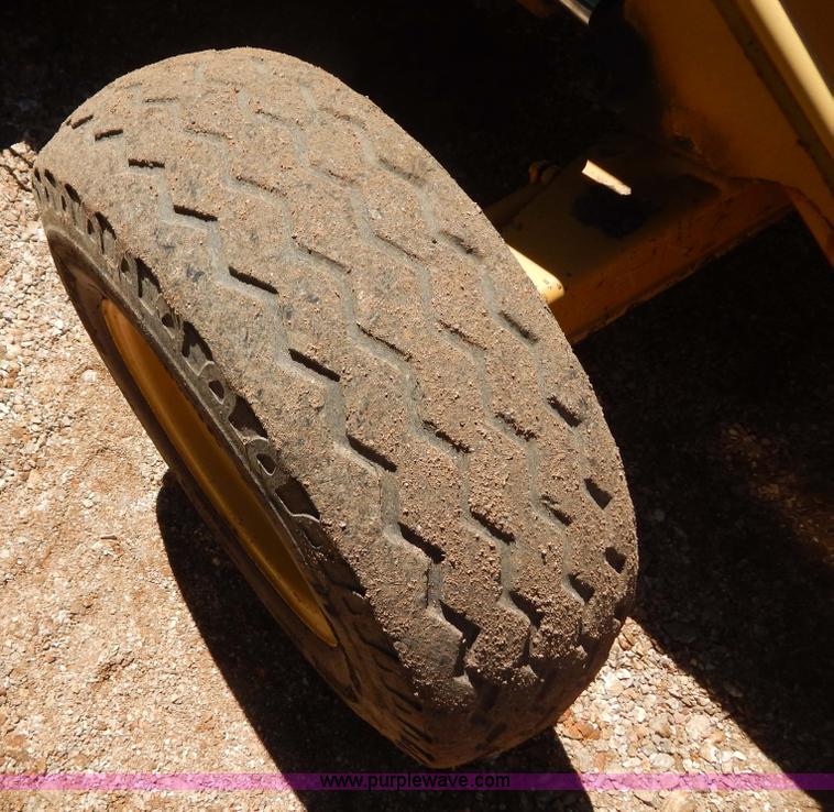 image for item G3228 1995 Ford 555D backhoe