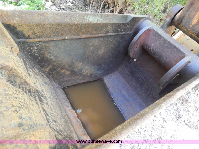 image for item G3228 1995 Ford 555D backhoe