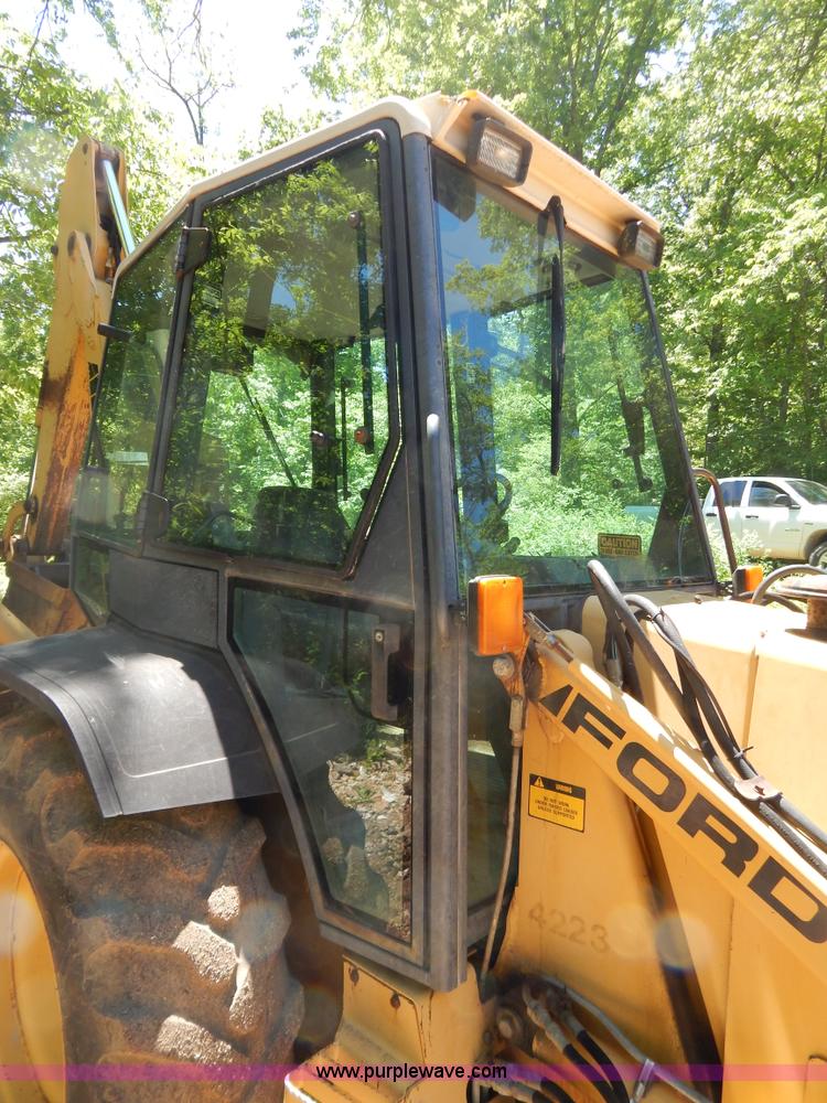 image for item G3228 1995 Ford 555D backhoe
