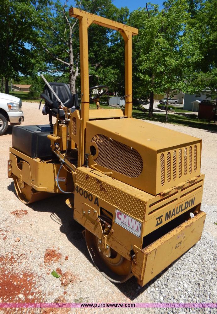 image for item G3229 1994 Mauldin Brothers 4000A double drum vibratory roller