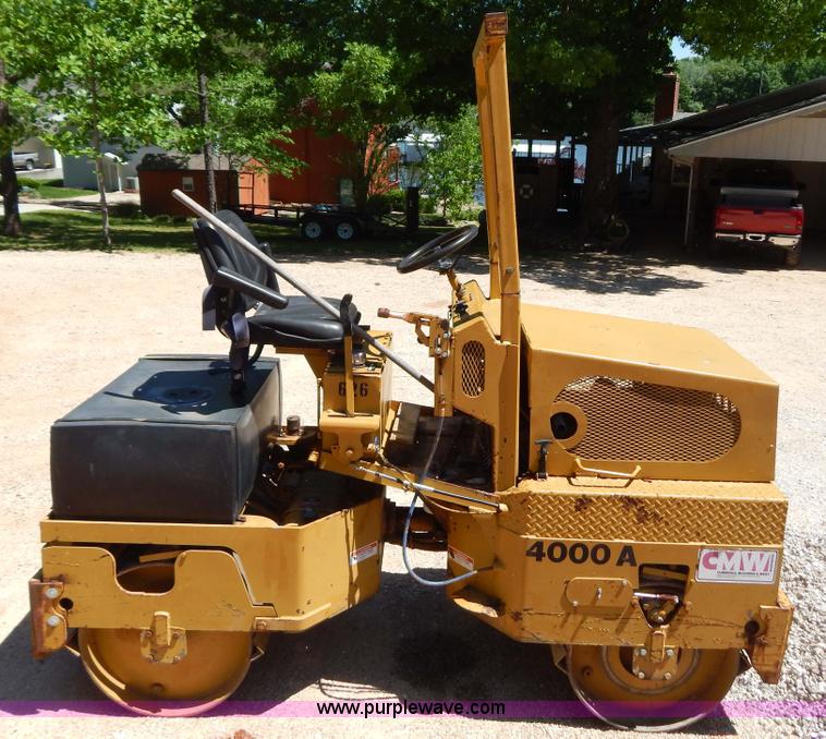 image for item G3229 1994 Mauldin Brothers 4000A double drum vibratory roller