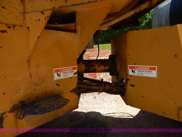 image for item G3229 1994 Mauldin Brothers 4000A double drum vibratory roller