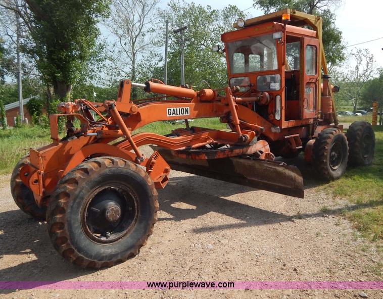 image for item G3231 Galion 104B motor grader