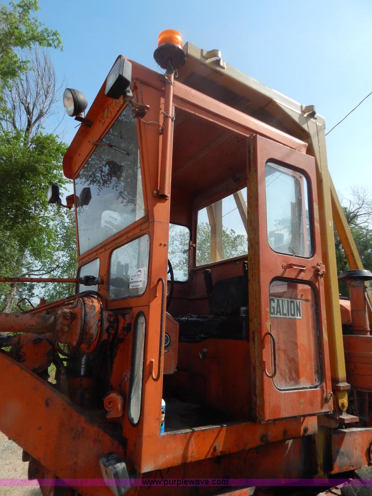 image for item G3231 Galion 104B motor grader