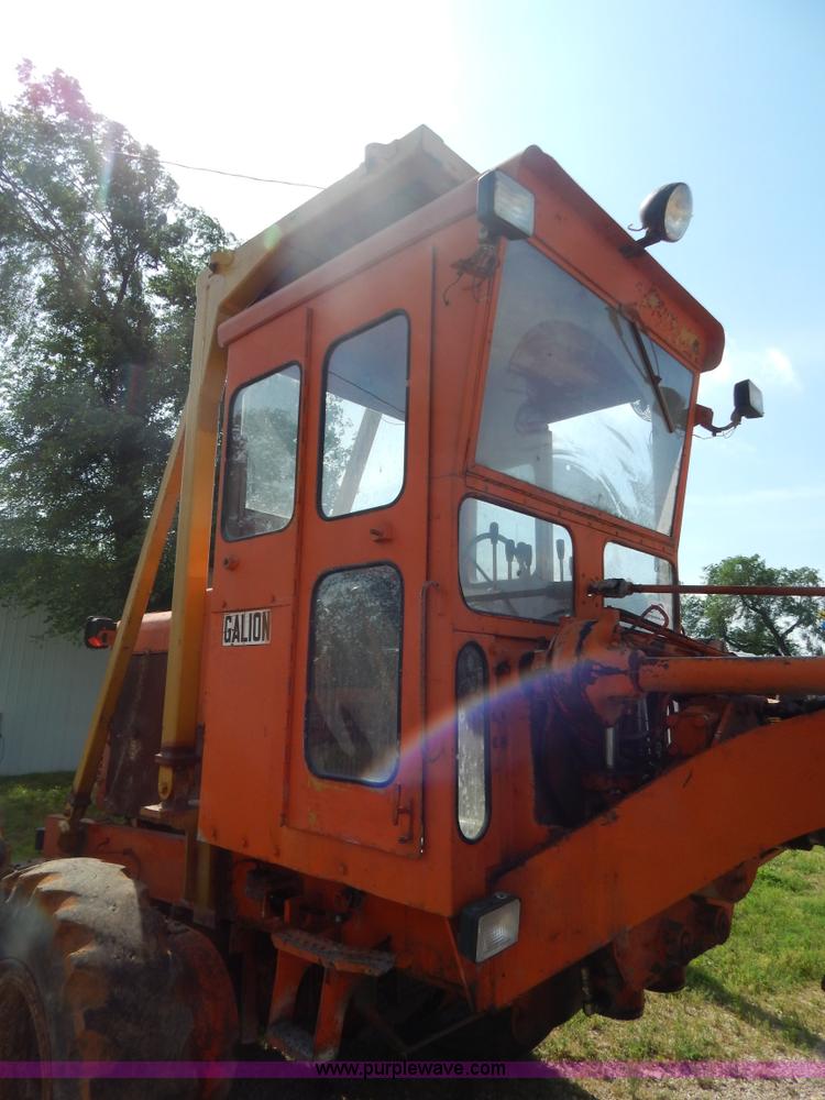 image for item G3231 Galion 104B motor grader