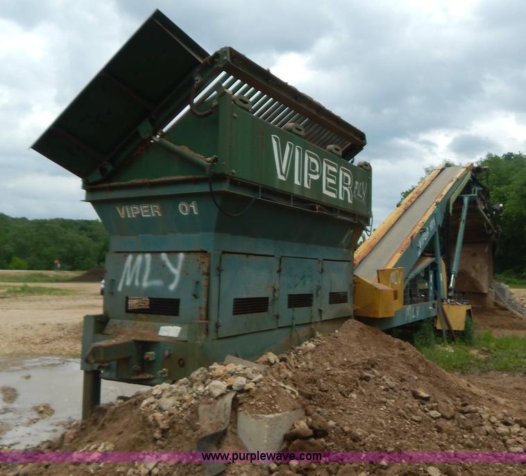 image for item G3232 1996 Viper 101 portable screen plant