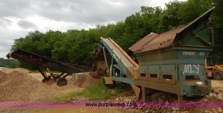 image for item G3232 1996 Viper 101 portable screen plant