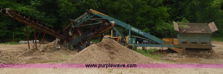 image for item G3232 1996 Viper 101 portable screen plant