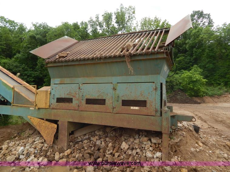 image for item G3232 1996 Viper 101 portable screen plant