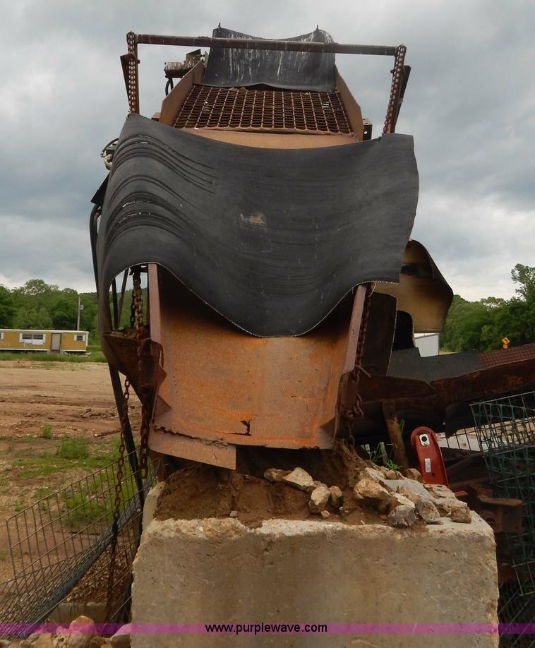 image for item G3232 1996 Viper 101 portable screen plant