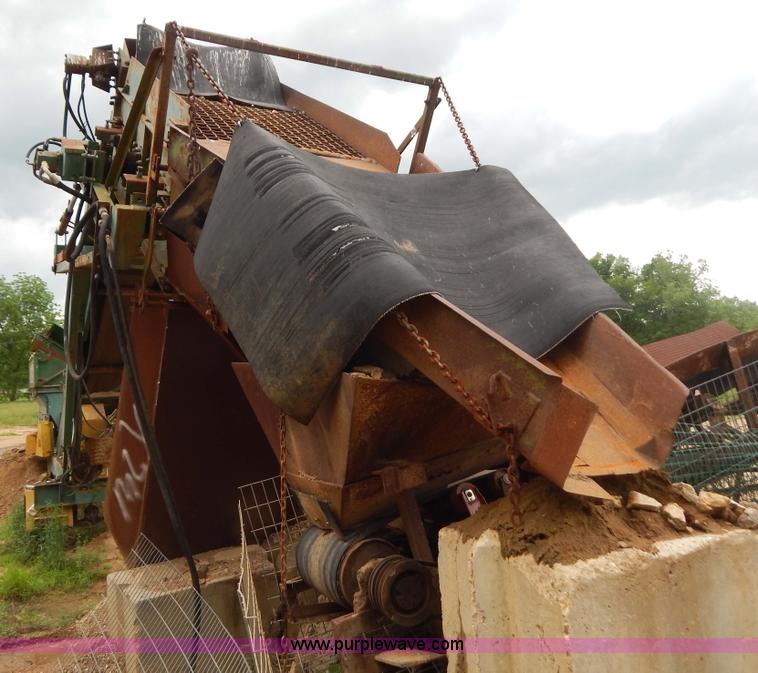 image for item G3232 1996 Viper 101 portable screen plant