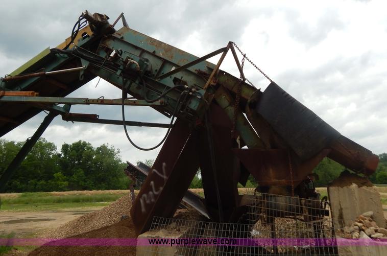 image for item G3232 1996 Viper 101 portable screen plant