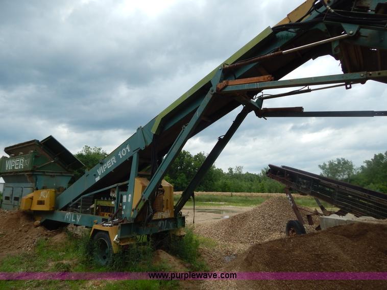 image for item G3232 1996 Viper 101 portable screen plant