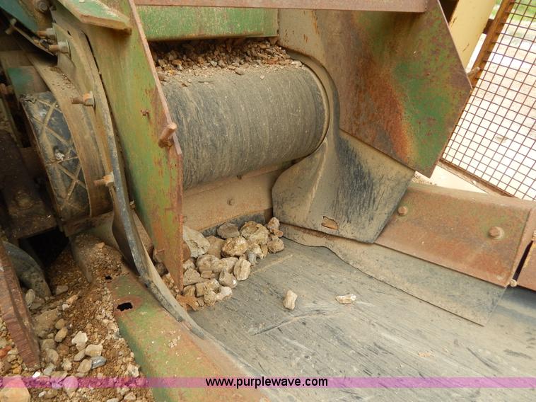 image for item G3232 1996 Viper 101 portable screen plant