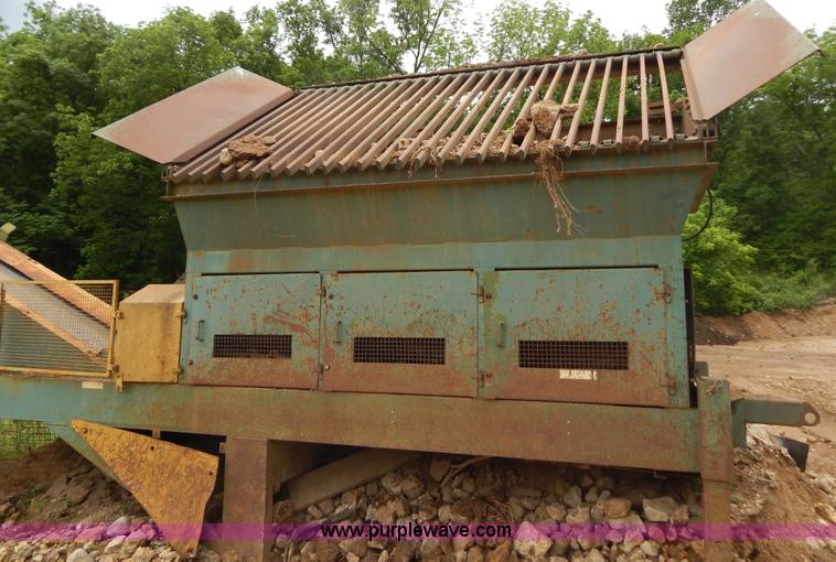 image for item G3232 1996 Viper 101 portable screen plant