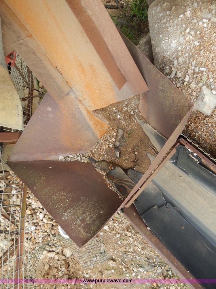 image for item G3232 1996 Viper 101 portable screen plant