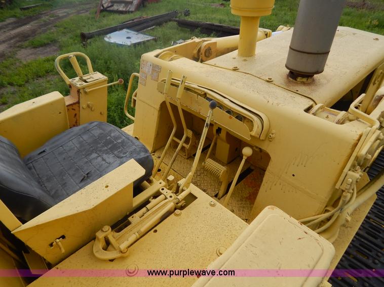 image for item G3236 1967 International 250B track loader