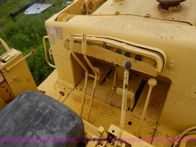 image for item G3236 1967 International 250B track loader