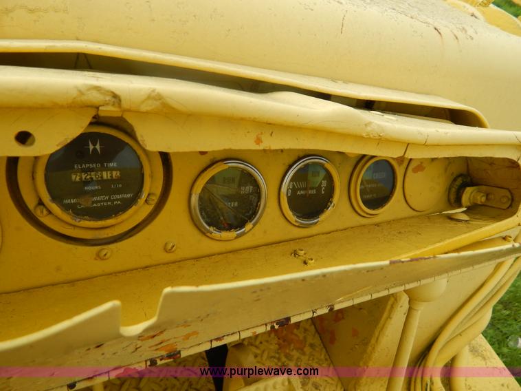 image for item G3236 1967 International 250B track loader