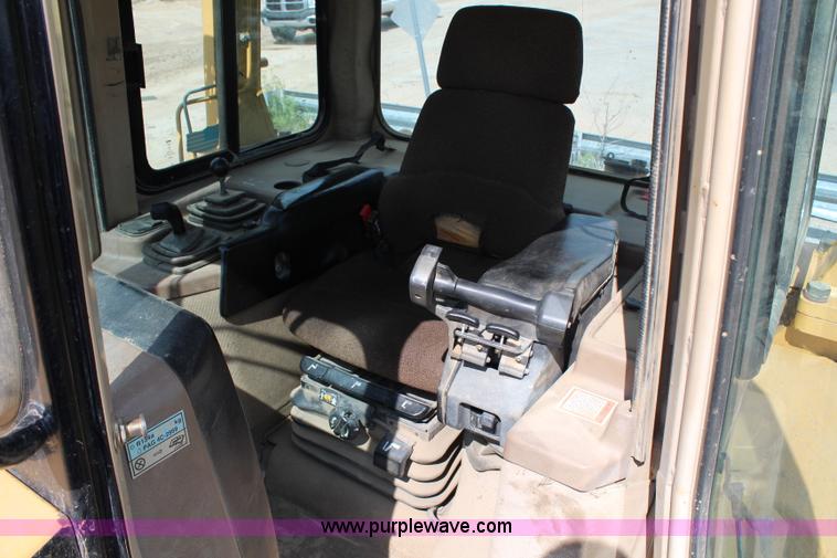 image for item G5086 1998 Caterpillar D6M XL dozer