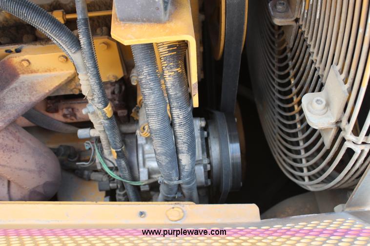 image for item G5086 1998 Caterpillar D6M XL dozer