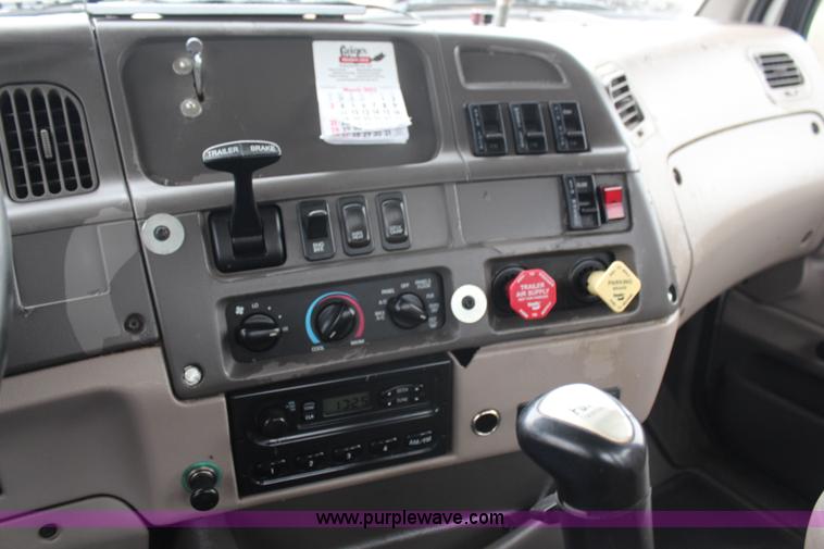 image for item G5089 2005 Sterling A9500 semi truck