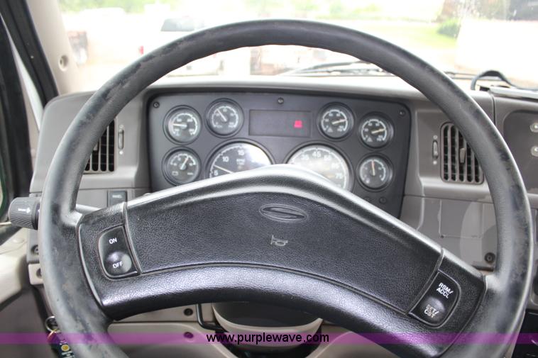 image for item G5089 2005 Sterling A9500 semi truck