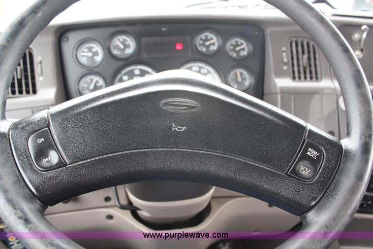 image for item G5089 2005 Sterling A9500 semi truck