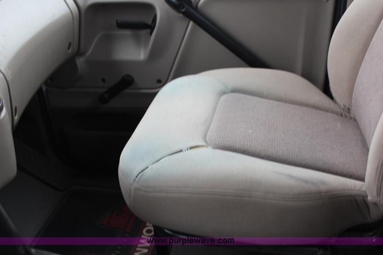 image for item G5089 2005 Sterling A9500 semi truck