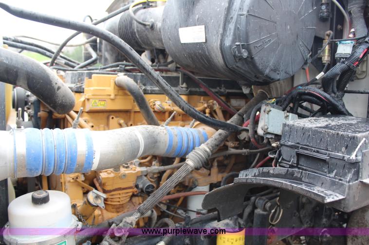 image for item G5089 2005 Sterling A9500 semi truck