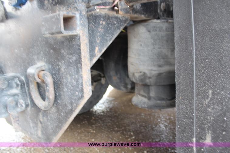 image for item G5089 2005 Sterling A9500 semi truck