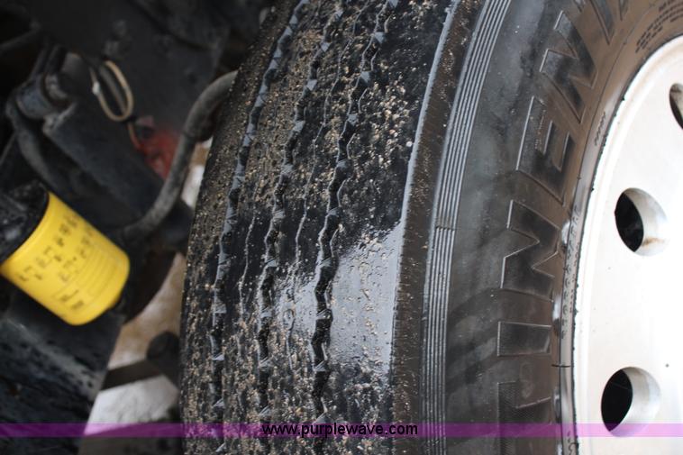 image for item G5089 2005 Sterling A9500 semi truck