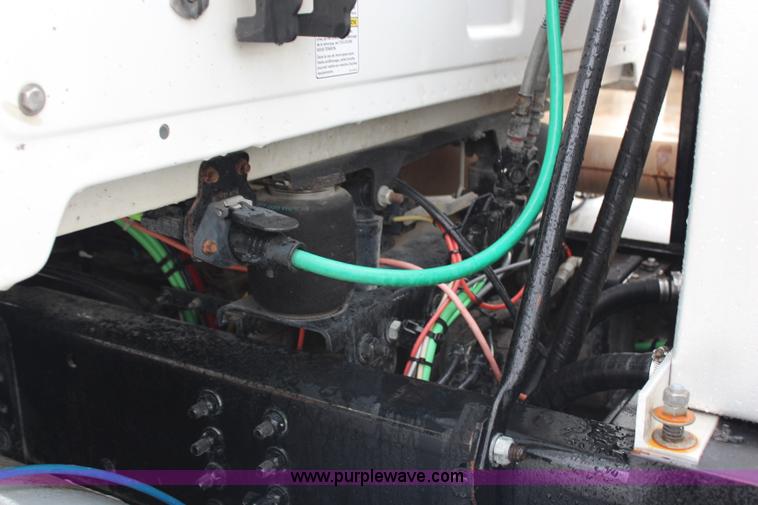 image for item G5089 2005 Sterling A9500 semi truck